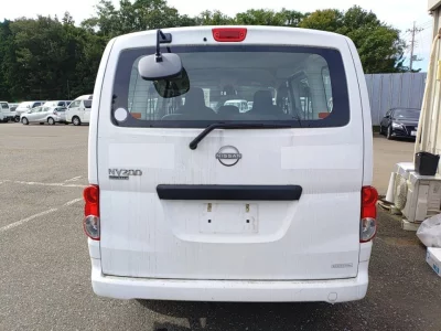NISSAN NV200