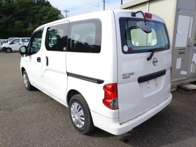 NISSAN NV200