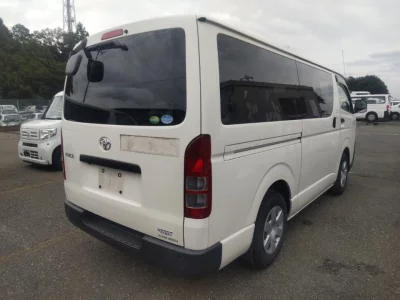 TOYOTA HIACE VAN