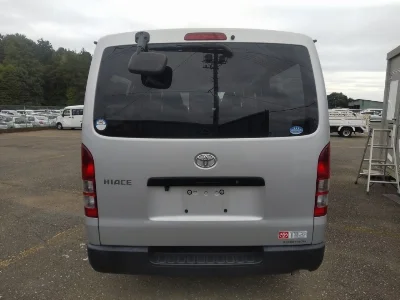 TOYOTA HIACE VAN