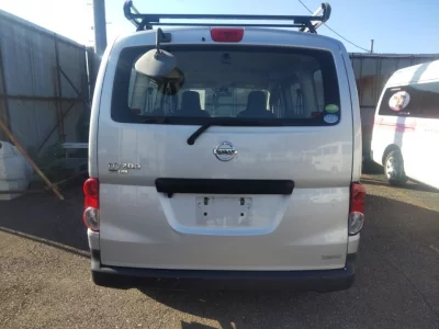 NISSAN NV200