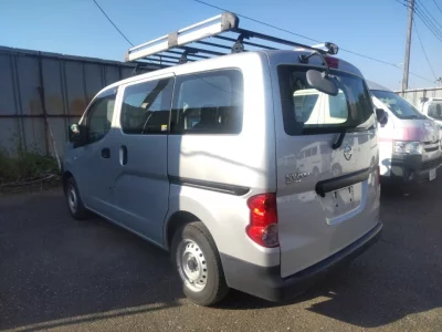 NISSAN NV200