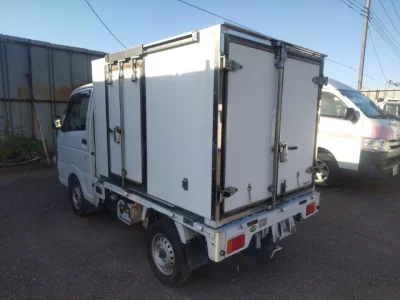 NISSAN CLIPPER TRUCK