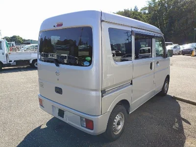 NISSAN CLIPPER VAN