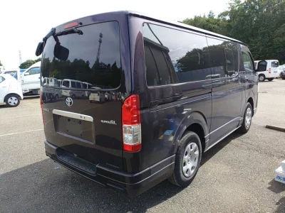 TOYOTA HIACE VAN