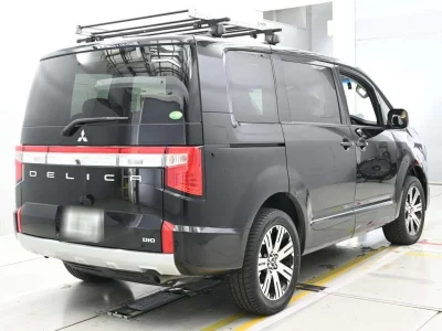 MITSUBISHI DELICA D5