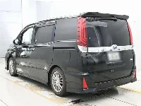 Цена авто Toyota Voxy с аукционов Японии, номер кузова ZWR80W, пробег 178 000, оценка 2