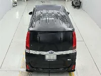 Цена авто Toyota Voxy с аукционов Японии, номер кузова ZWR80W, пробег 178 000, оценка 2