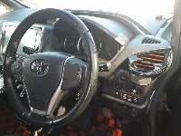 Цена авто Toyota Voxy с аукционов Японии, номер кузова ZWR80W, пробег 178 000, оценка 2
