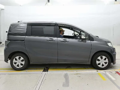 HONDA FREED SPIKE