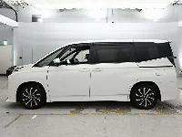 Цена авто Toyota Voxy с аукционов Японии, номер кузова ZWR90W, пробег 37 000, оценка 7