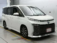 Цена авто Toyota Voxy с аукционов Японии, номер кузова ZWR90W, пробег 37 000, оценка 7