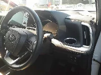 Цена авто Toyota Voxy с аукционов Японии, номер кузова ZWR90W, пробег 37 000, оценка 7