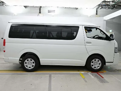 TOYOTA HIACE