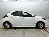 Цена авто Toyota Yaris с аукционов Японии, номер кузова KSP210, пробег 52 000, оценка 3