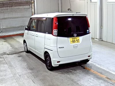 NISSAN ROOX