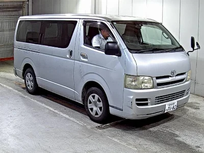 TOYOTA HIACE VAN