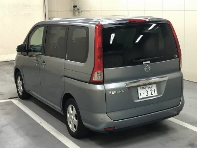 NISSAN SERENA