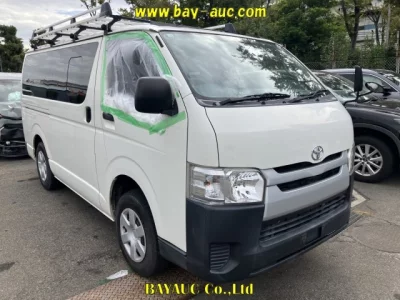 TOYOTA REGIUS VAN