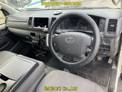 TOYOTA REGIUS VAN