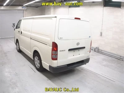 TOYOTA HIACE VAN