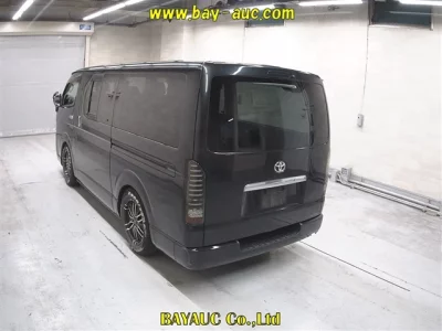 TOYOTA HIACE VAN
