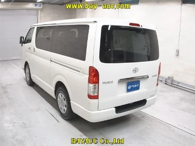 TOYOTA HIACE VAN