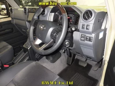 TOYOTA LAND CRUISER