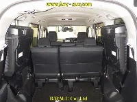 Цена авто Toyota Voxy с аукционов Японии, номер кузова ZRR80W, пробег 70 000, оценка 3