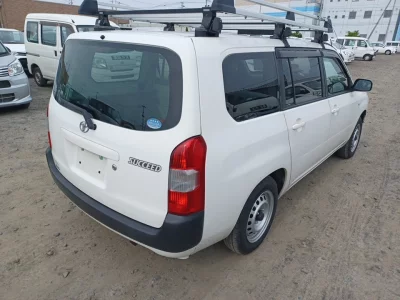 TOYOTA SUCCEED
