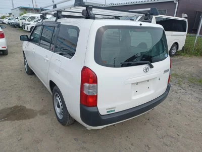 TOYOTA SUCCEED