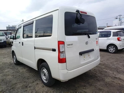 TOYOTA TOWN ACE VAN