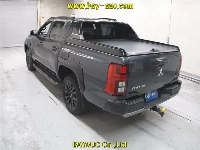 MITSUBISHI TRITON