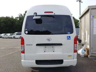 TOYOTA HIACE VAN