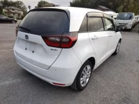 Цена авто Honda Fit с аукционов Японии, номер кузова GR3, пробег 41 000, оценка 