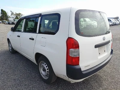 TOYOTA SUCCEED