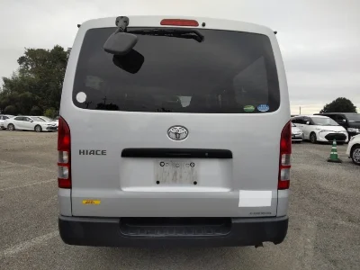 TOYOTA HIACE VAN