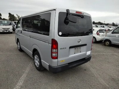 TOYOTA HIACE VAN