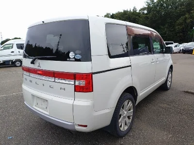 MITSUBISHI DELICA D5