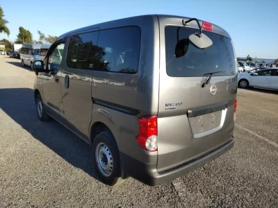 NISSAN NV200