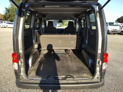 NISSAN NV200