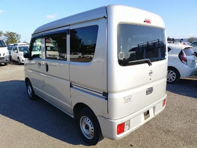 NISSAN CLIPPER VAN