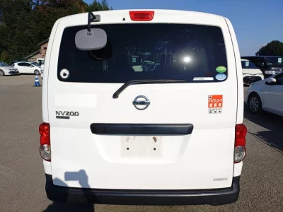 NISSAN NV200