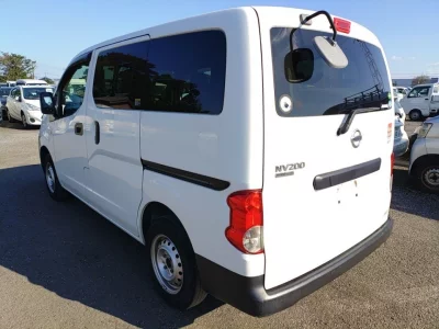 NISSAN NV200