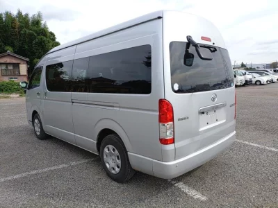 TOYOTA HIACE