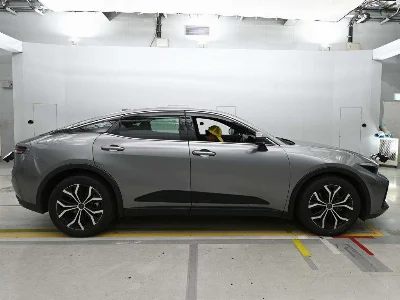 TOYOTA CROWN CROSSOVER