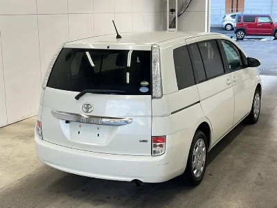 TOYOTA ISIS