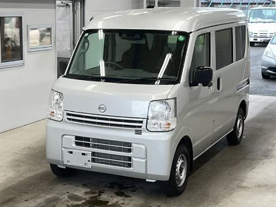 NISSAN CLIPPER VAN