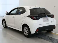Цена авто Toyota Yaris с аукционов Японии, номер кузова MXPH10, пробег 85 000, оценка 3
