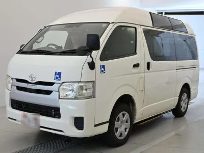 TOYOTA HIACE VAN